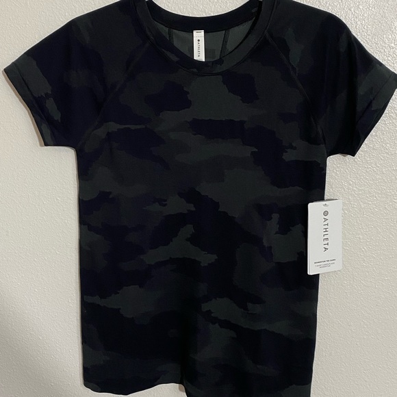 Athleta Tops - MOMENTUM TEE CAMO